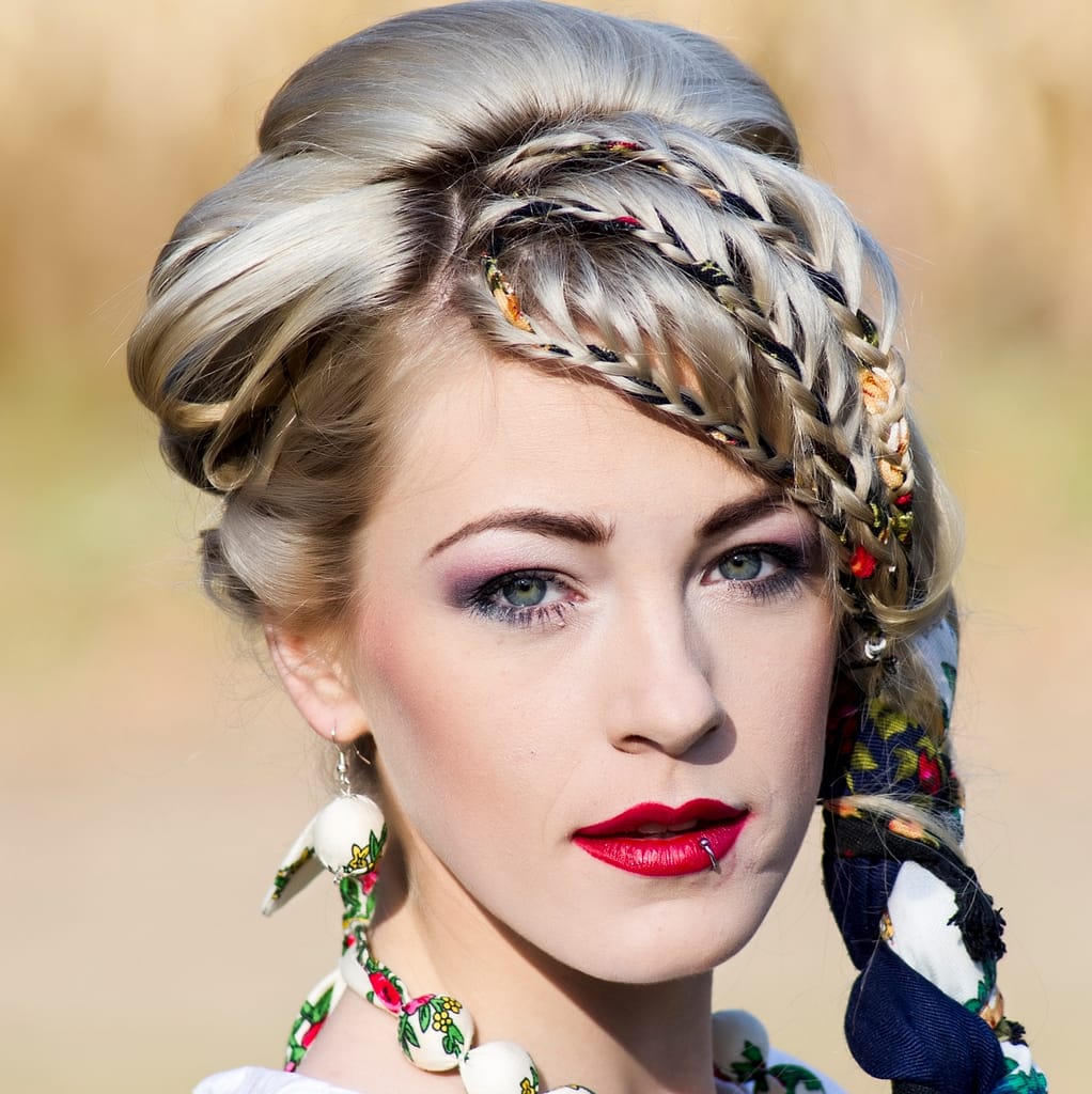 Sesja TFP Lublin – jak wygląda współpraca i kogo szukam do wspólnych projektów 6 portret beauty kobieta makijaż fryzura folk sesja zdjęciowa Lublin