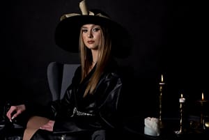 elegancki portret glamour kobieta w kapeluszu fotografia studyjna Lublin